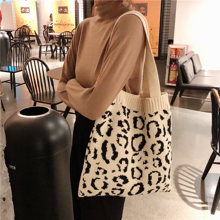 Knitted shopping bag leopard weave
