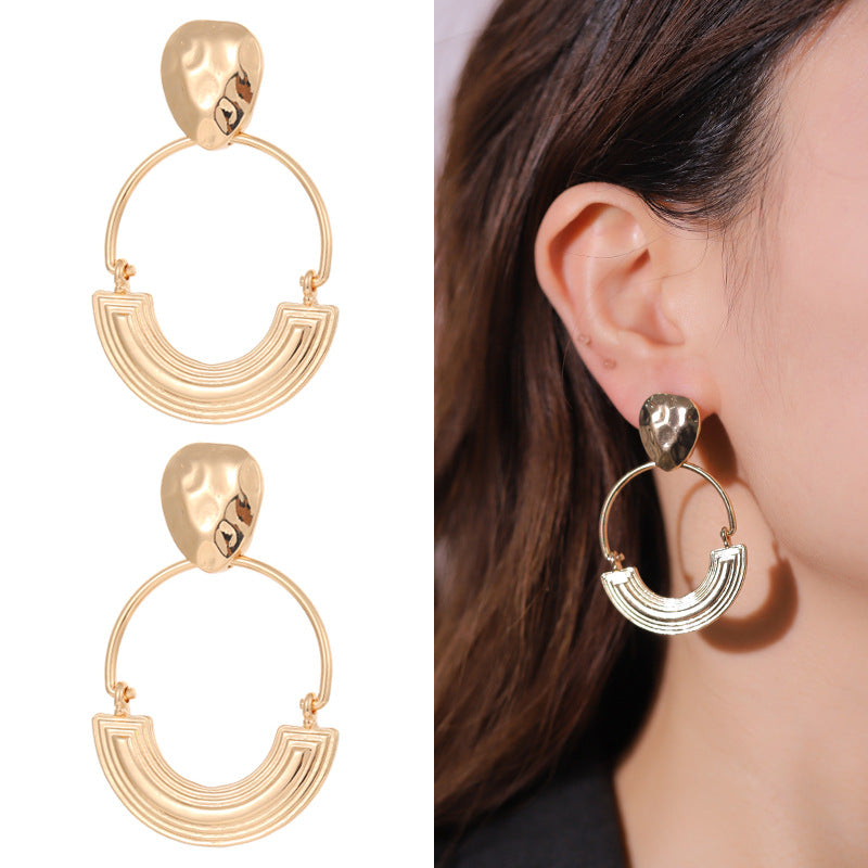Women's Exaggerated Metal Grain Gold-plated Earrings