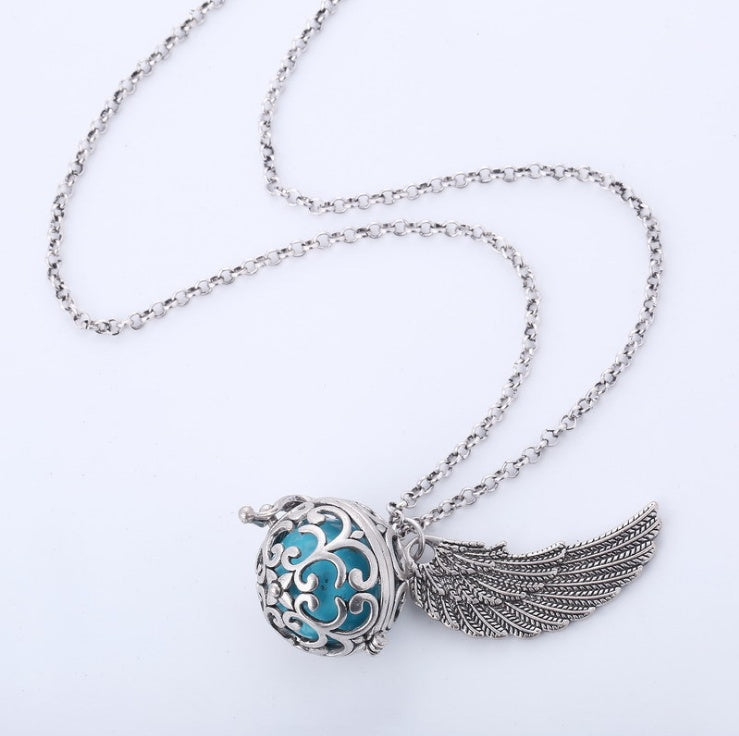 Angel wings necklace
