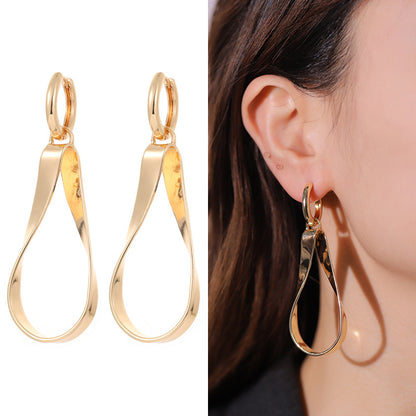 Women's Exaggerated Metal Grain Gold-plated Earrings