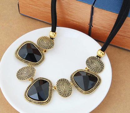 Exaggerated clavicle chain short geometric square necklace