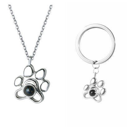 Projection cat paw necklace