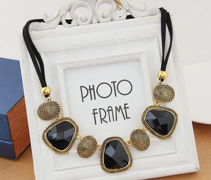 Exaggerated clavicle chain short geometric square necklace