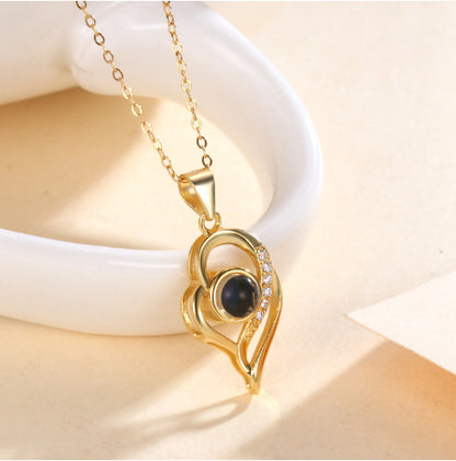 Dripping projection necklace