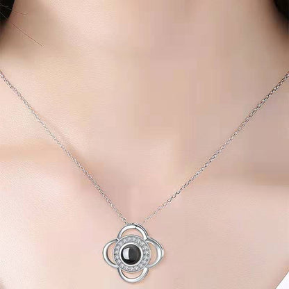 Women's Fashion Simple Projection Pendant Necklace