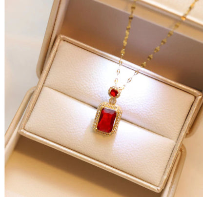 Light Luxury Emerald High-grade Pendant Necklace Ins Hong Kong Style Three-piece Necklace Earring Ring