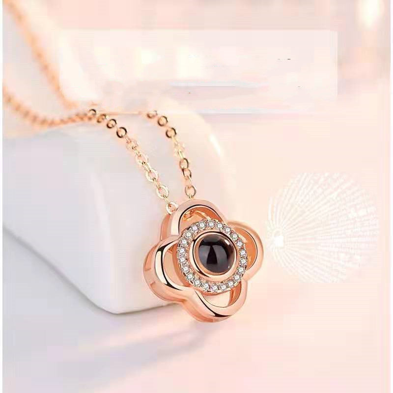 Women's Fashion Simple Projection Pendant Necklace