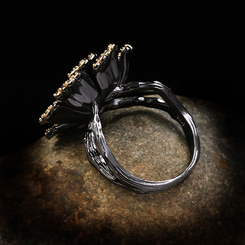 Personalized Golden Exaggerated Black Gold Two-tone Ring