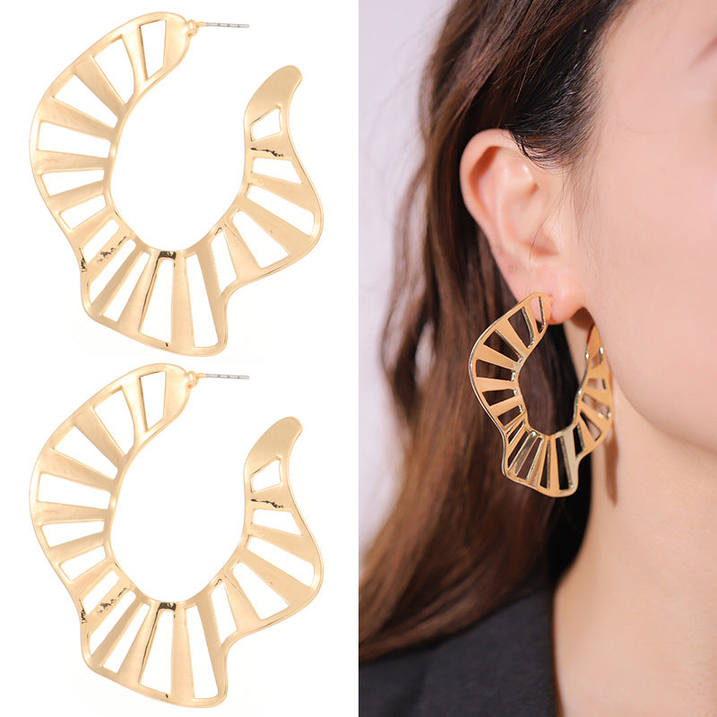Women's Exaggerated Metal Grain Gold-plated Earrings
